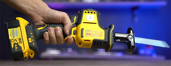 Máy cưa kiếm Dewalt DCS389N( không kèm pin sạc)