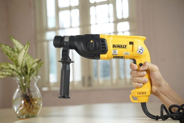 Máy khoan búa Dewalt D25033K-B1
