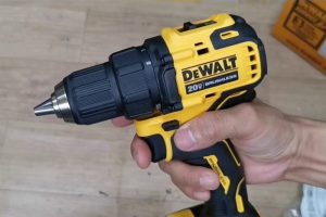 Máy khoan vặn vít pin Dewalt DCD708N-KR 20V (không kèm pin, sạc)