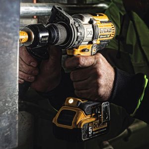 Máy khoan vặn vít động lực dùng pin Dewalt DCD996P2-KR (20V) (kèm 2 pin 5 Ah+ 1 sạc)