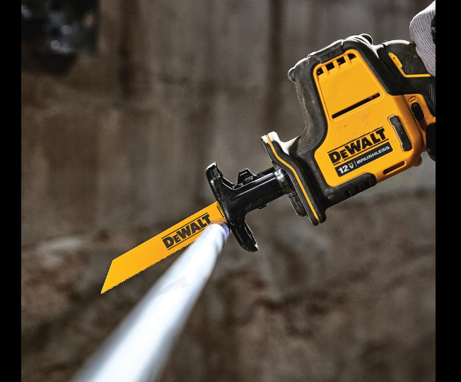 Cách sử dụng máy cưa kiếm Dewalt mang lại hiệu năng tối đa
