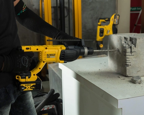 Hướng dẫn sử dụng máy khoan bê tông Dewalt